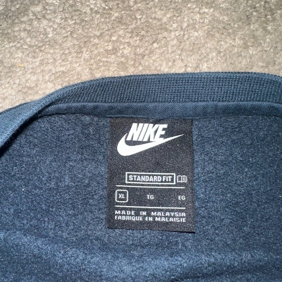 Nike sweater - Picture 2 of 3